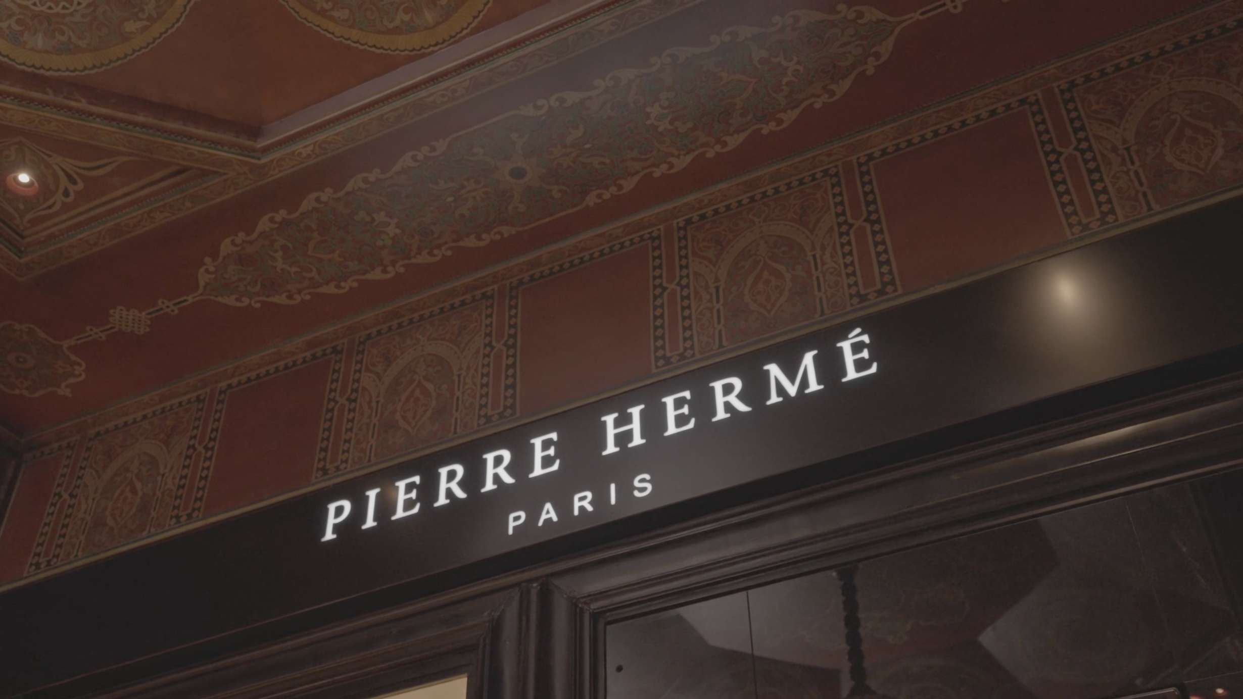 Flixel Production Révèle Pierre Hermé : Le Picasso de la Pâtisserie Française